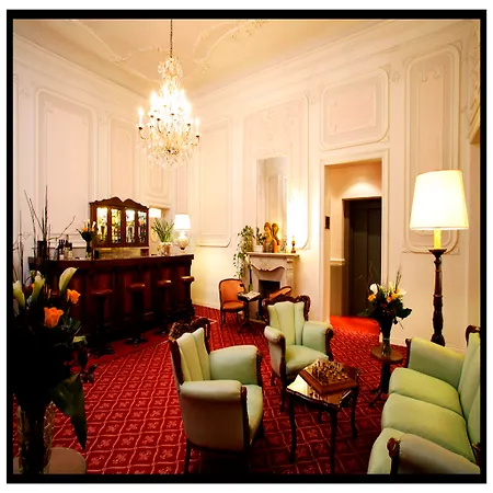 Carlotta Hotel