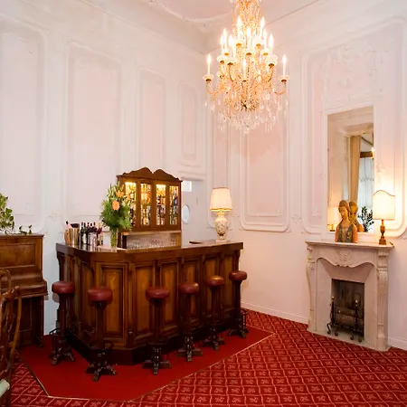 Отель Carlotta 4*