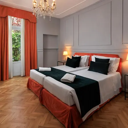 Carlotta Hotel