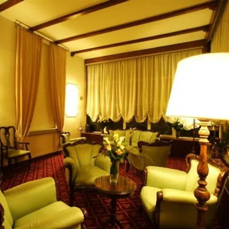 Отель Carlotta 4*